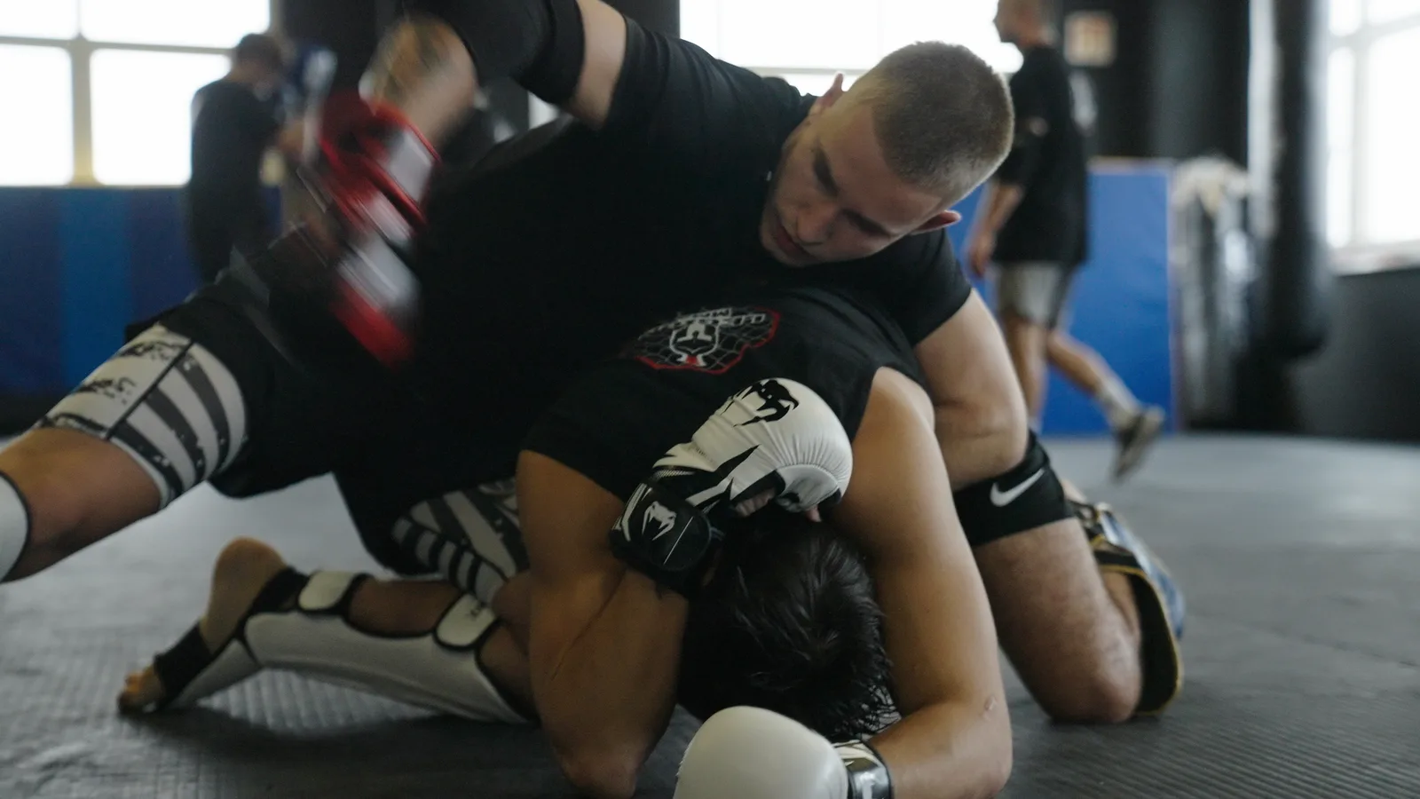 MMA-Training: Ground and Pound aus der Mount-Position